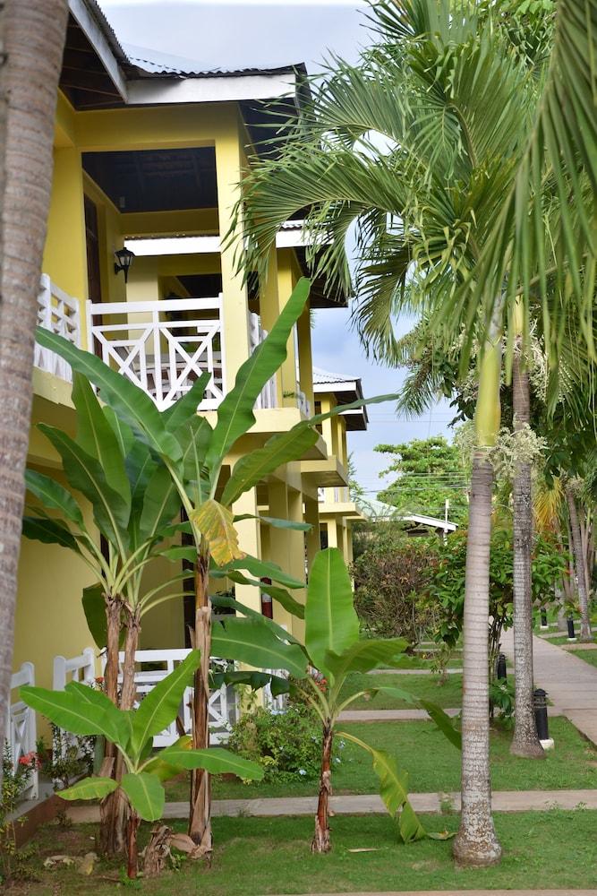 Merrils Beach Resorts Lll เนกริล ภายนอก รูปภาพ
