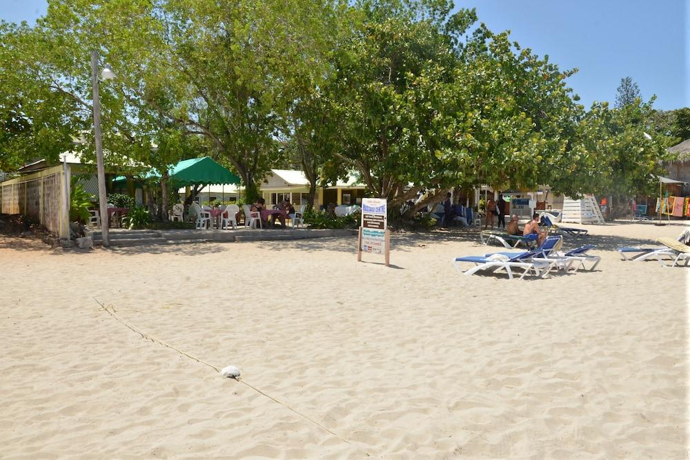 Merrils Beach Resorts Lll เนกริล ภายนอก รูปภาพ