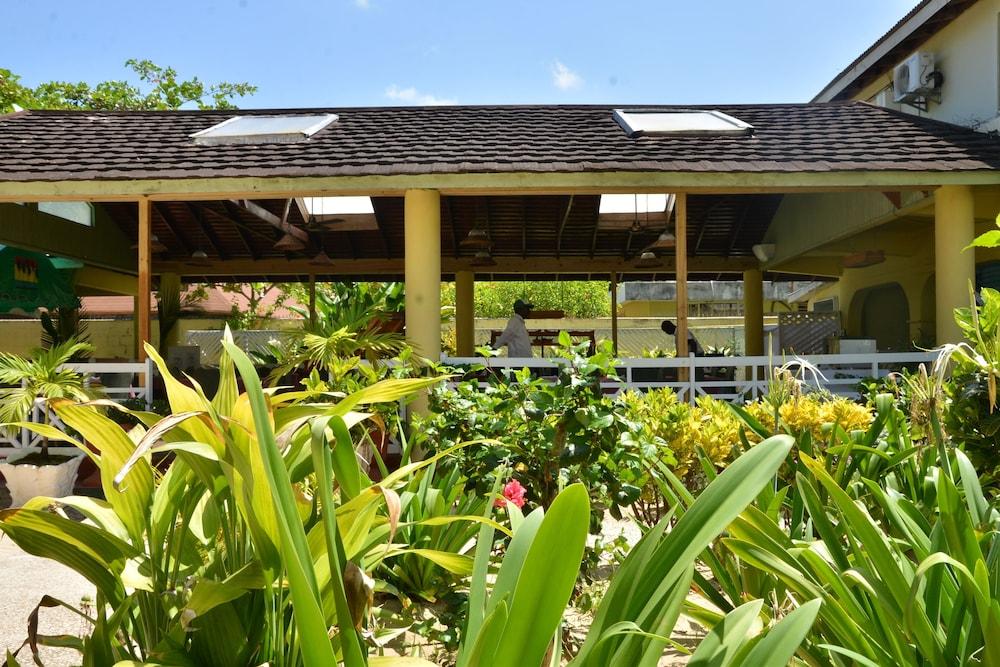 Merrils Beach Resorts Lll เนกริล ภายนอก รูปภาพ