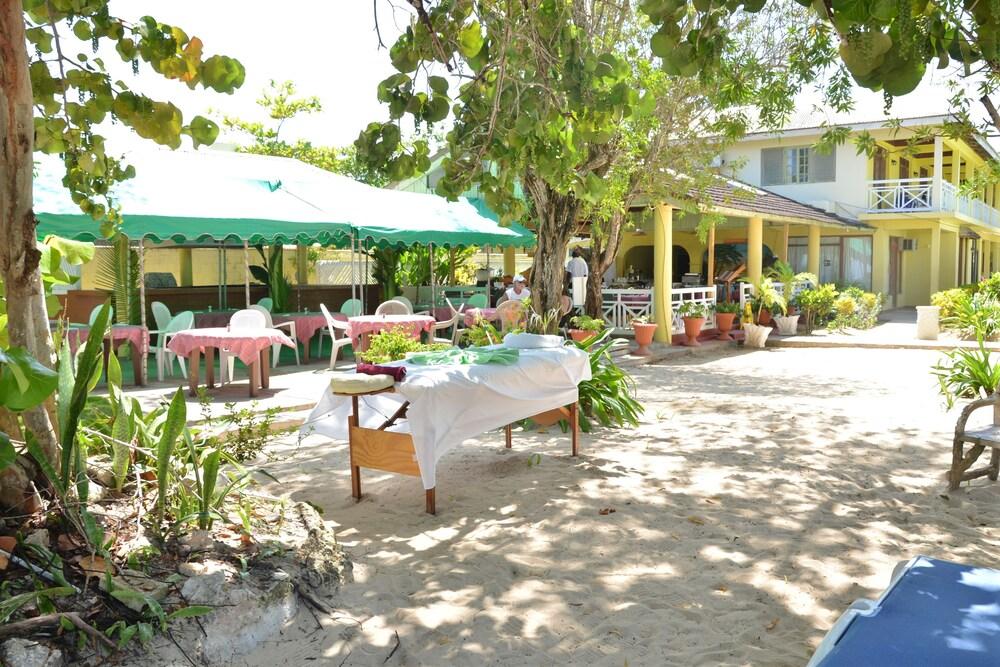 Merrils Beach Resorts Lll เนกริล ภายนอก รูปภาพ