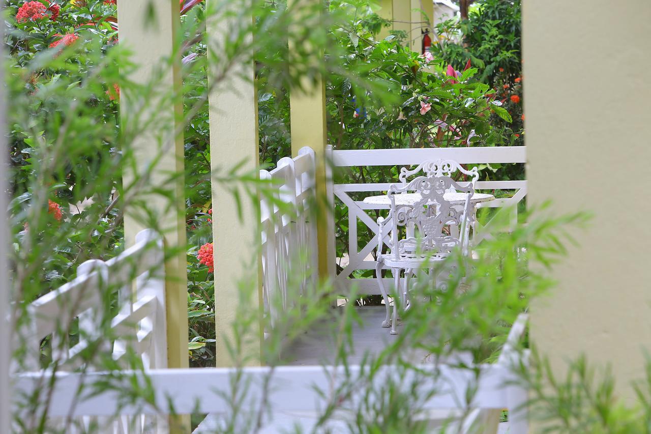 Merrils Beach Resorts Lll เนกริล ภายนอก รูปภาพ
