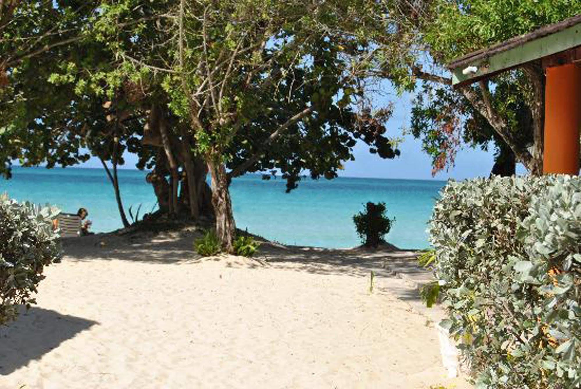 Merrils Beach Resorts Lll เนกริล ภายนอก รูปภาพ