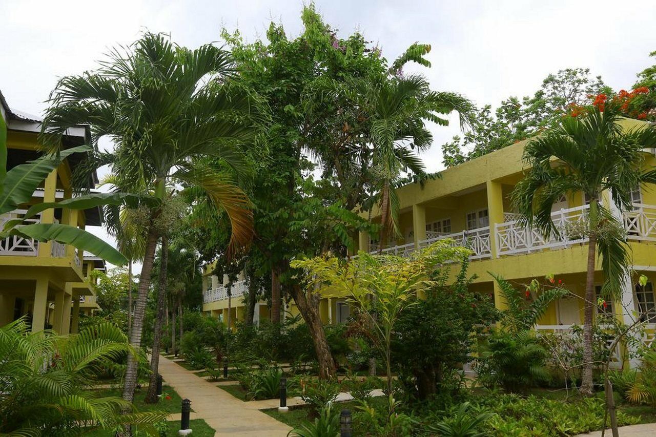 Merrils Beach Resorts Lll เนกริล ภายนอก รูปภาพ