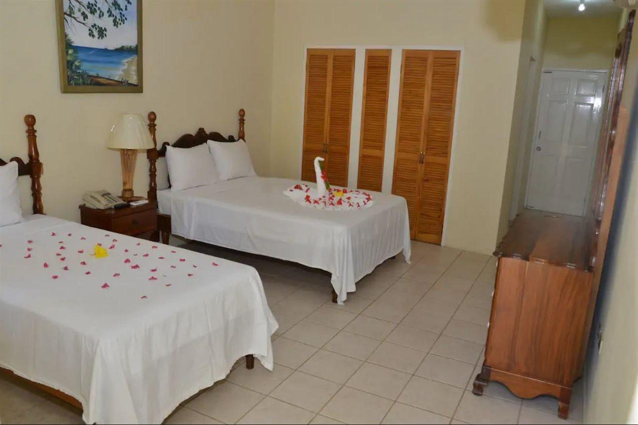 Merrils Beach Resorts Lll เนกริล ภายนอก รูปภาพ